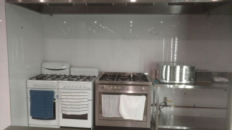 Perth City Backpackers Hostel - Note - Valid Passport Required To Check In - Sunshine Coast Tourism 10