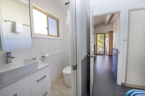 Karrinyup Waters Resort - Sunshine Coast Tourism 18
