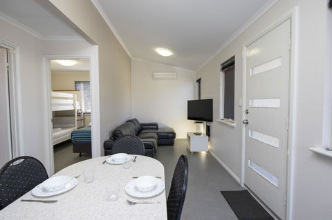 Karrinyup Waters Resort - Sunshine Coast Tourism 14