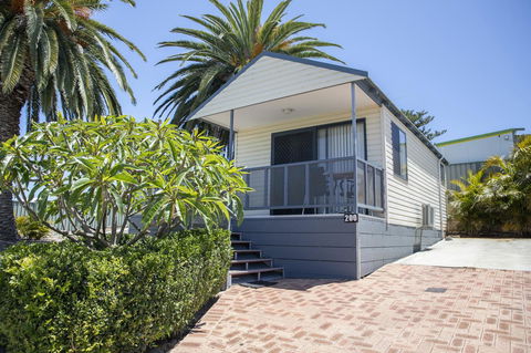 Karrinyup Waters Resort - Sunshine Coast Tourism 36