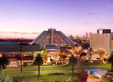Crown Metropol Perth - Holiday Sunshine Coast 5
