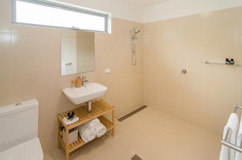 Margaret River Beach Studios - Sunshine Coast Tourism 3