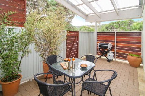 Margaret River Beach Studios - Sunshine Coast Tourism 4