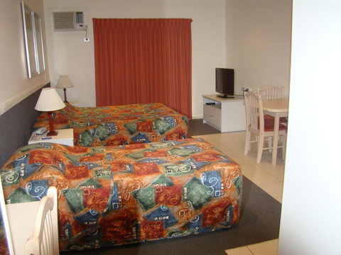 Dunsborough Central Motel - Sunshine Coast Tourism 17