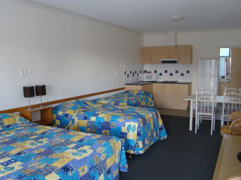 Dunsborough Central Motel - Sunshine Coast Tourism 34