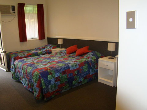 Dunsborough Central Motel - Sunshine Coast Tourism 15