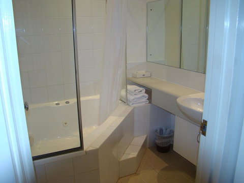 Dunsborough Central Motel - Sunshine Coast Tourism 11