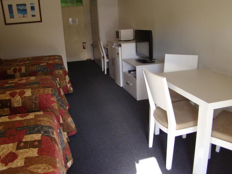 Dunsborough Central Motel - Sunshine Coast Tourism 9
