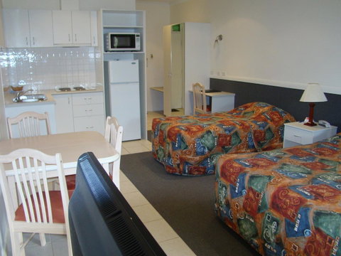 Dunsborough Central Motel - Sunshine Coast Tourism 20