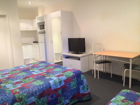 Dunsborough Central Motel - Sunshine Coast Tourism 6