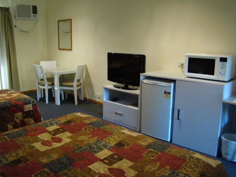 Dunsborough Central Motel - Sunshine Coast Tourism 8
