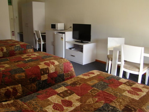 Dunsborough Central Motel - Sunshine Coast Tourism 13