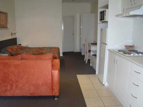 Dunsborough Central Motel - Sunshine Coast Tourism 22