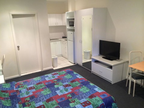 Dunsborough Central Motel - Sunshine Coast Tourism 33
