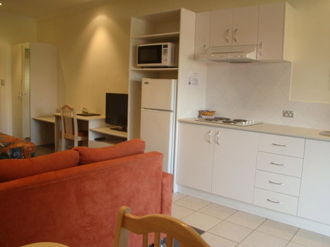 Dunsborough Central Motel - Sunshine Coast Tourism 32
