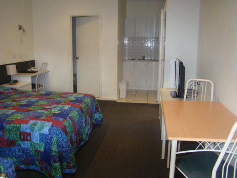 Dunsborough Central Motel - Sunshine Coast Tourism 16