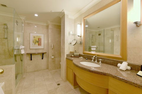 Duxton Hotel Perth - Holiday Sunshine Coast 18