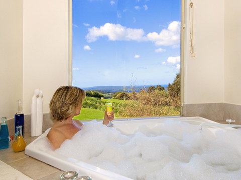 Chimes Spa Retreat - Sunshine Coast Tourism 35