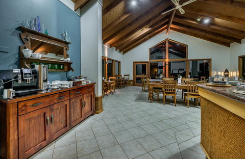 Chimes Spa Retreat - Sunshine Coast Tourism 5