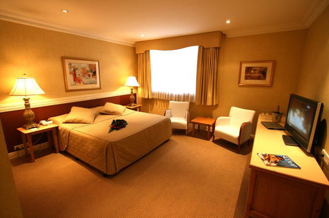 European Hotel - Sunshine Coast Tourism 24