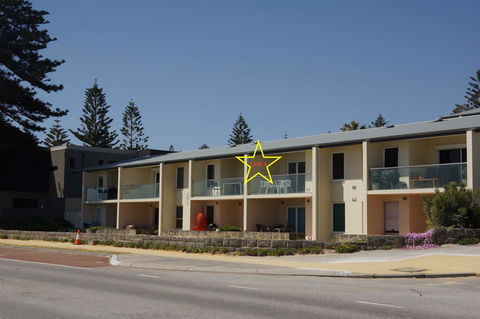 Cottesloe Beachfront Ocean View Apartment - Sunshine Coast Tourism 1