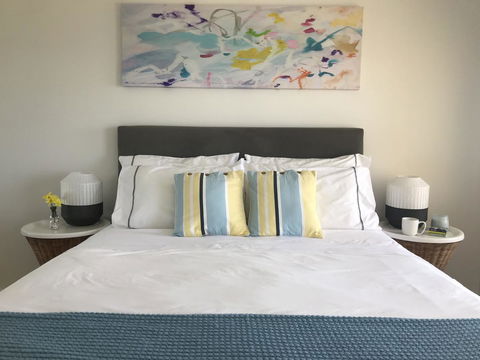 Cottesloe Beachfront Ocean View Apartment - Sunshine Coast Tourism 3