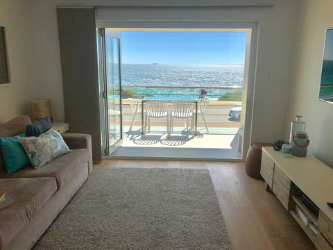 Cottesloe Beachfront Ocean View Apartment - Sunshine Coast Tourism 0
