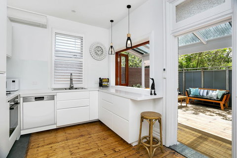 Soho Style In Manly - DARL9 - Holiday Sunshine Coast 4