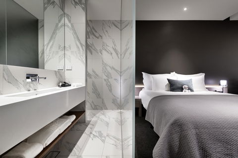 The Melbourne Hotel - Sunshine Coast Tourism 11