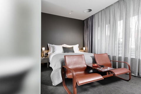 The Melbourne Hotel - Sunshine Coast Tourism 8