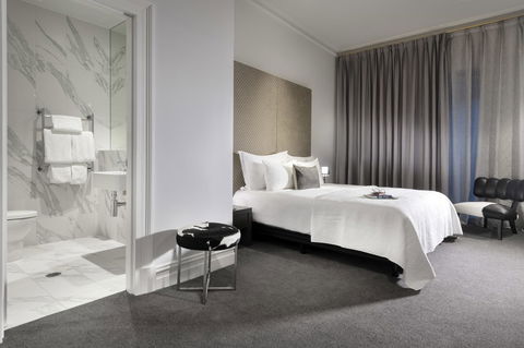 The Melbourne Hotel - Sunshine Coast Tourism 24