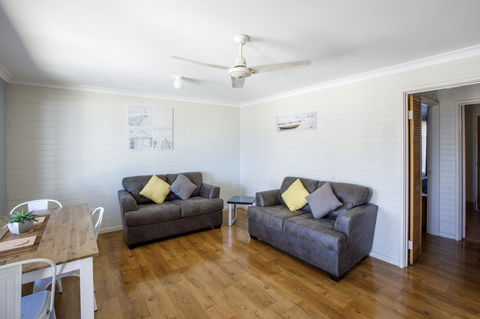 Shark Bay Seafront Apartments - Sunshine Coast Tourism 14