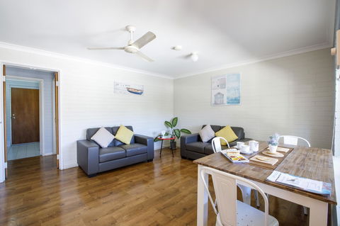 Shark Bay Seafront Apartments - Sunshine Coast Tourism 41