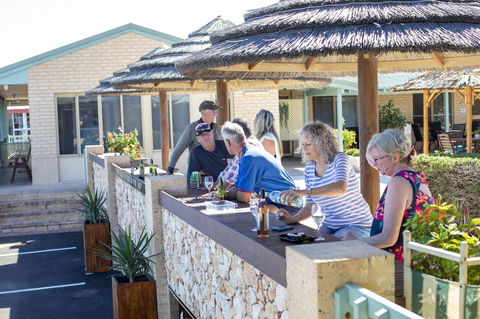 Shark Bay Seafront Apartments - Sunshine Coast Tourism 36