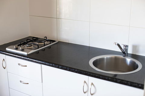 Shark Bay Seafront Apartments - Sunshine Coast Tourism 15