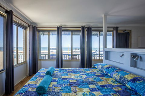 Shark Bay Seafront Apartments - Sunshine Coast Tourism 35