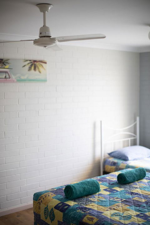 Shark Bay Seafront Apartments - Sunshine Coast Tourism 17