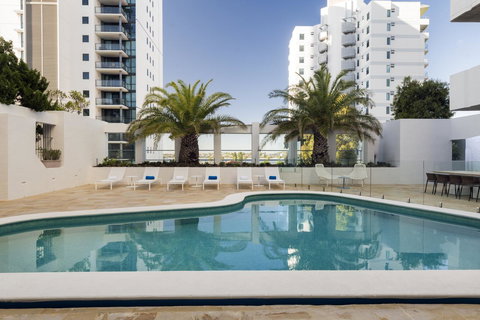 Pan Pacific Perth - Sunshine Coast Tourism 13