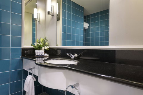 Pan Pacific Perth - Sunshine Coast Tourism 11