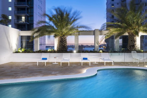 Pan Pacific Perth - Sunshine Coast Tourism 14