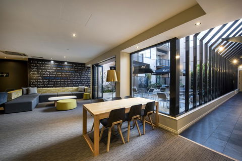 Mantra On Hay Perth - Sunshine Coast Tourism 9