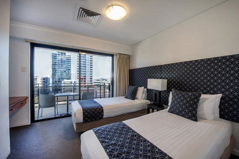 Mantra On Hay Perth - Sunshine Coast Tourism 13