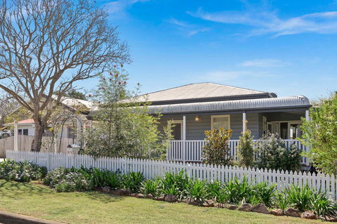 Lavender Cottage - Holiday Sunshine Coast 0
