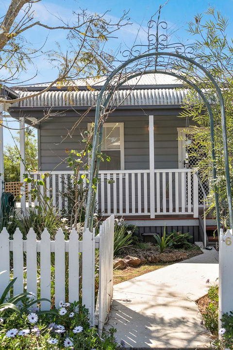 Lavender Cottage - Holiday Sunshine Coast 1