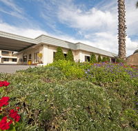 Dog Rock Motel - Sunshine Coast Tourism