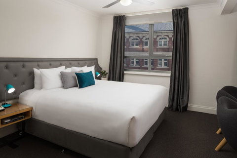 Pensione Hotel Perth - Holiday Sunshine Coast 0