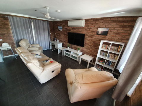 Ocean Beach Chalet 18 - Sunshine Coast Tourism 4