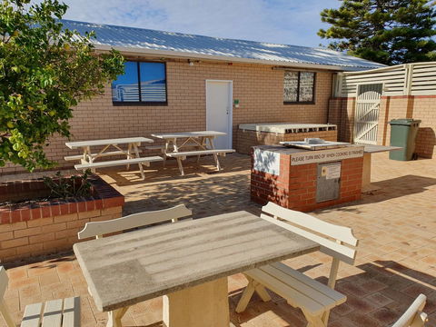 Ocean Beach Chalet 18 - Sunshine Coast Tourism 11