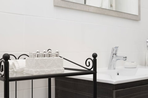 Blue Door Apartments - Sunshine Coast Tourism 4