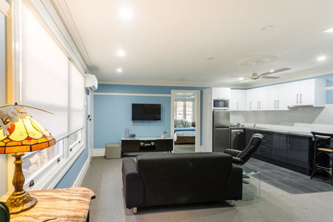 Blue Door Apartments - Sunshine Coast Tourism 14